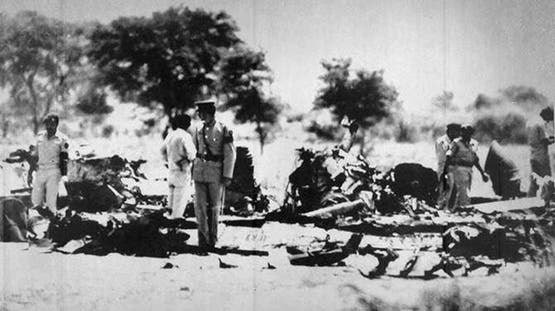 بقايا طائرة الرئيس الباكستاني الراحل ضياء الحق